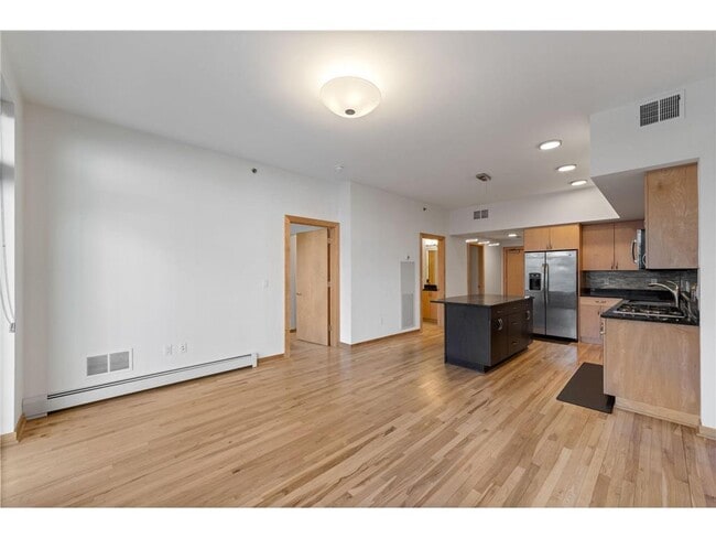 Building Photo - 740 Portland Ave