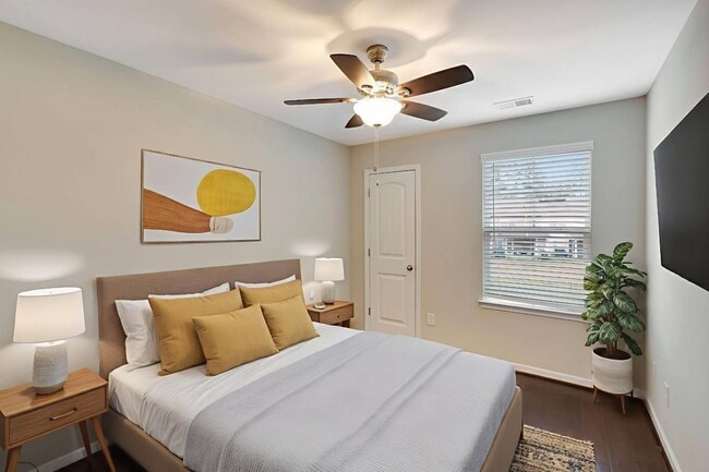 Building Photo - Lakeview Commons