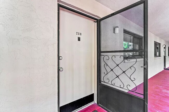 Building Photo - 3700 S Osprey Ave