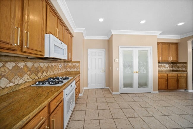 Building Photo - 3121 Club Rancho Dr