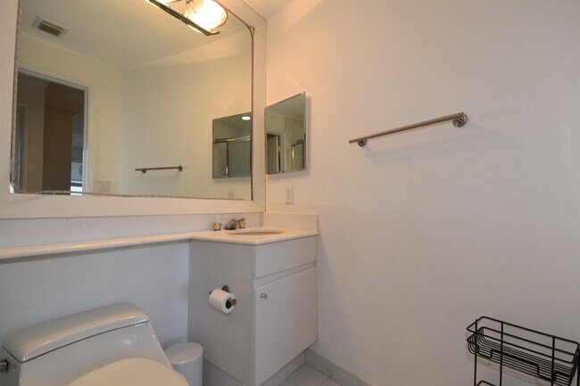 Building Photo - 707 Crandon Blvd