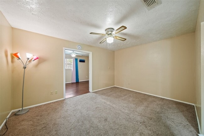 Building Photo - 10431 Odessa Dr