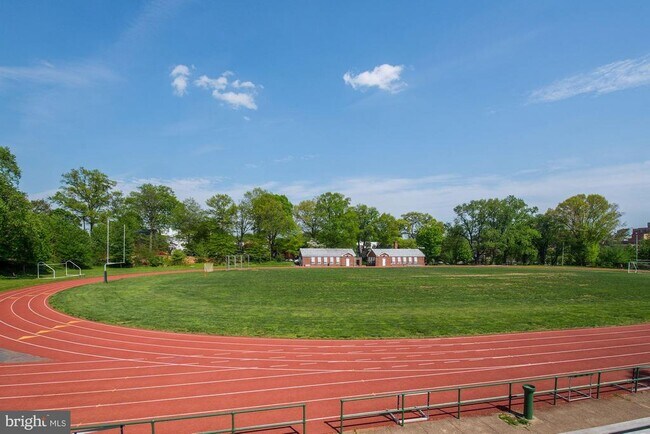 Building Photo - 4005 Mansion Dr NW