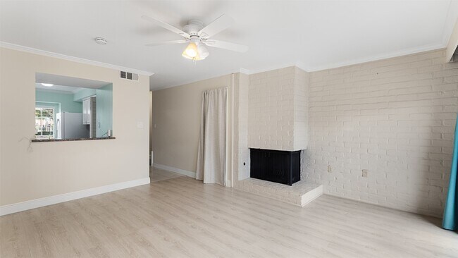 Building Photo - 2107 Lander Ln