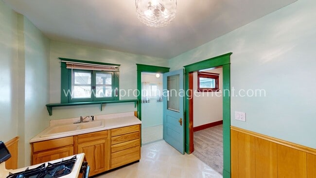 Building Photo - 3 Bedroom 1 Bathroom Home for Rent Near Gl...