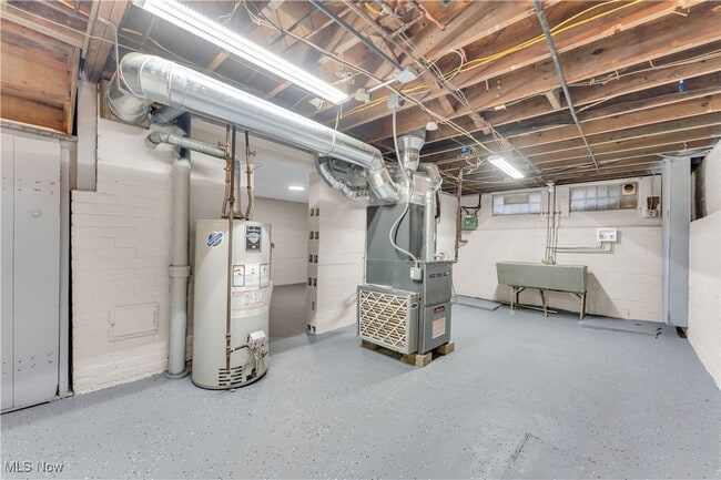 Building Photo - 11816 Marne Ave