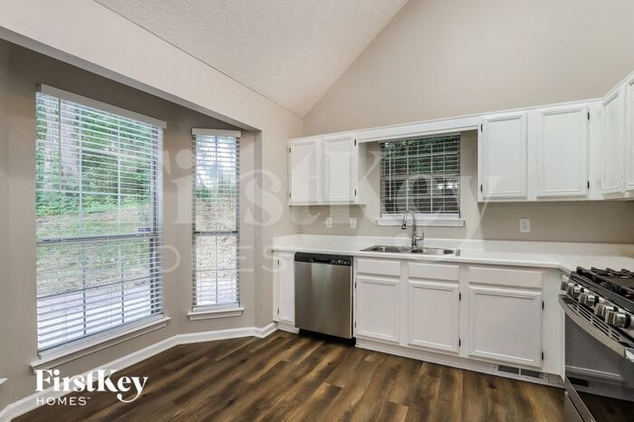 Building Photo - 5835 Shadewater Dr