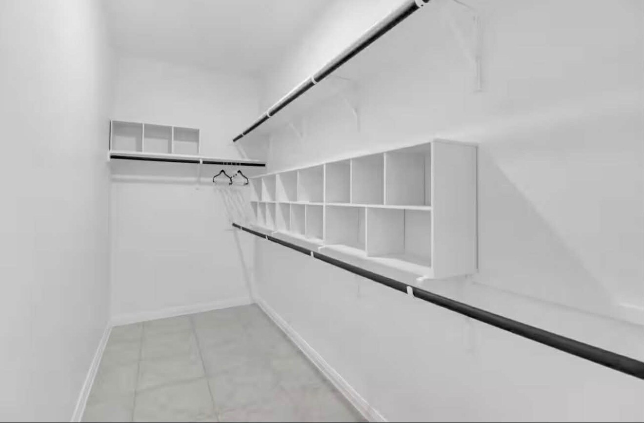 Building Photo - Room in House on Tree Nut Lp