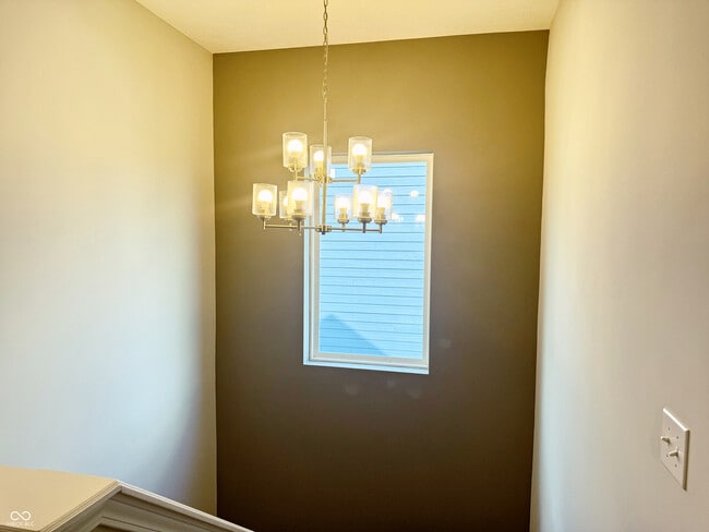 Building Photo - 7882 Villa Cir
