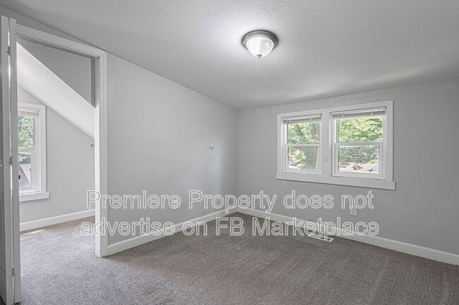 Building Photo - 4108 N Mersington Ave