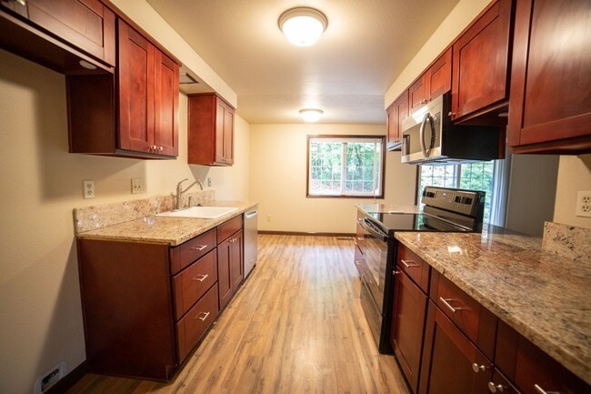 Building Photo - 3 Bedroom Home on Cul-De-Sac