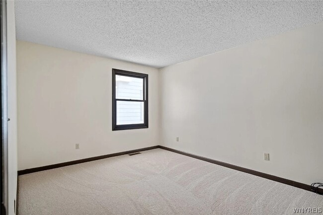 Building Photo - 383 S Ellicott Creek Rd