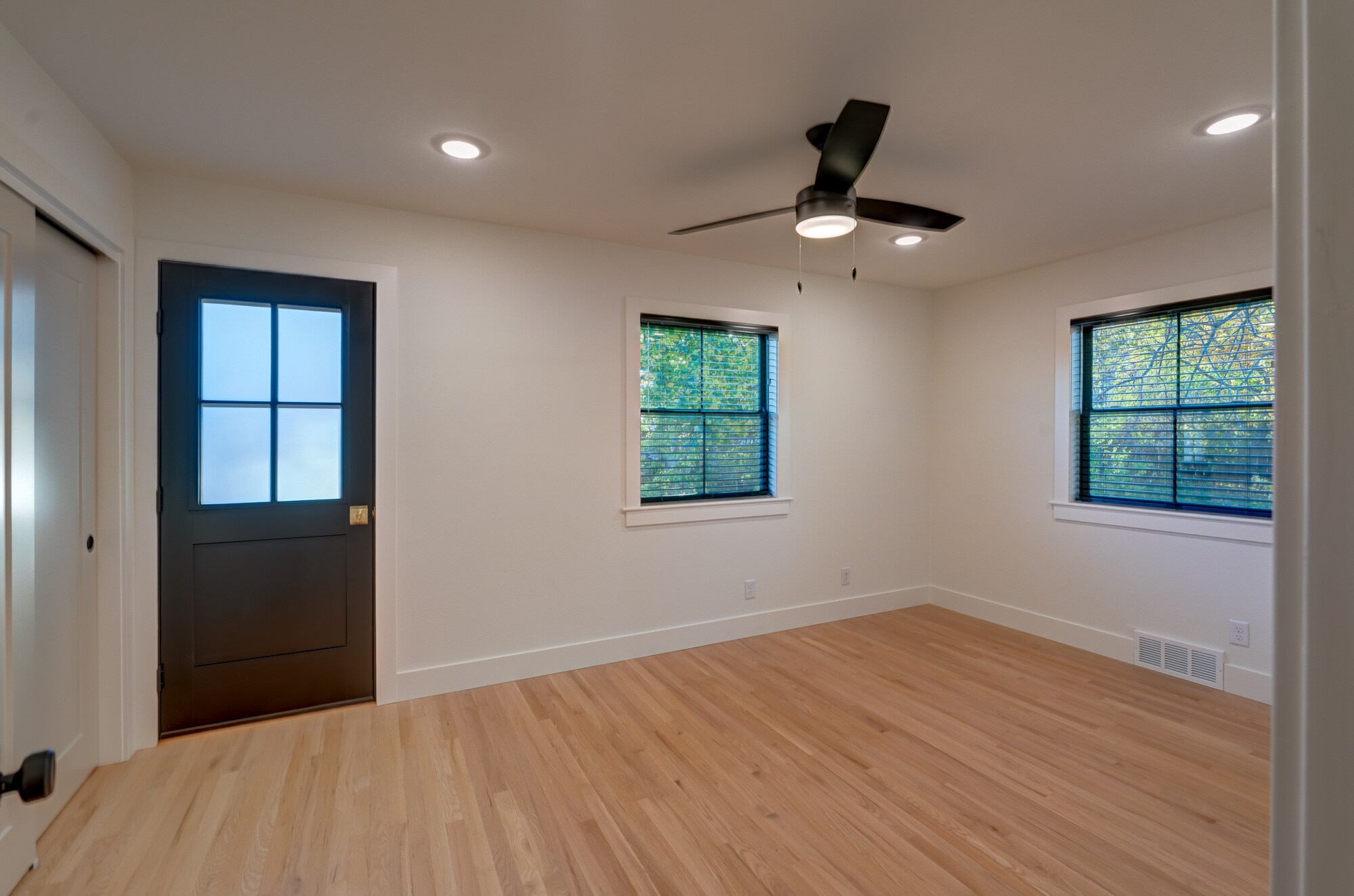 Building Photo - 405 Presidential Ln