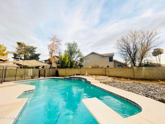 Building Photo - 11417 W Sage Ct