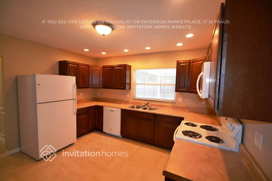 Building Photo - 2200 Bradford Ct