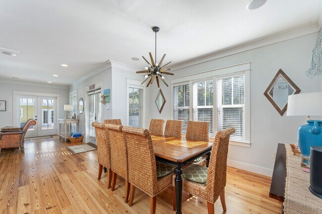 Building Photo - 87 Barracuda St