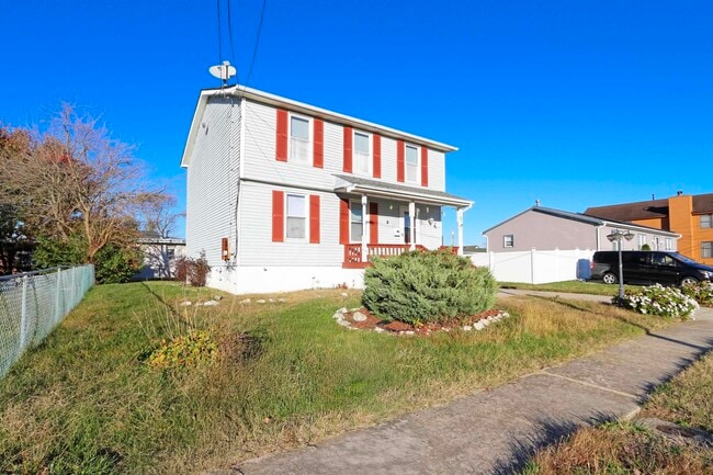 Building Photo - 1649 N Missouri Ave