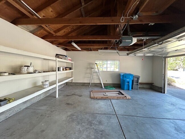 Building Photo - 2280 Summerfield Rd