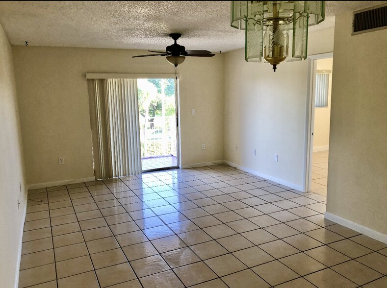Living Room - 11311 SW 200th St