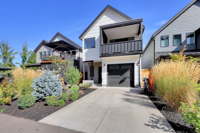 Building Photo - 1909 Elkhorn Dr