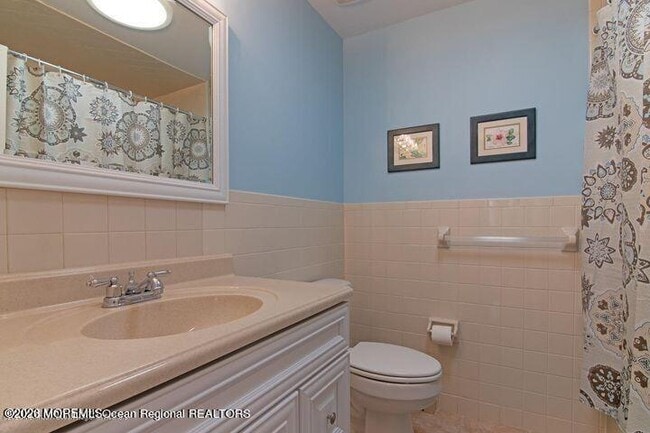 Building Photo - 12 Paradise Blvd