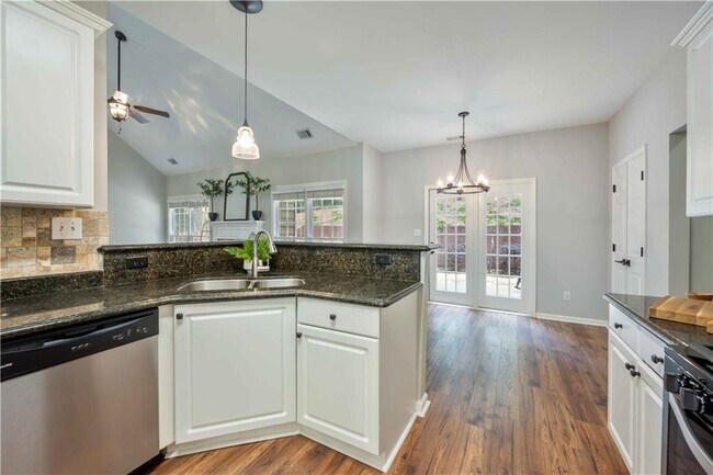Building Photo - 1245 S Bethany Creek Dr