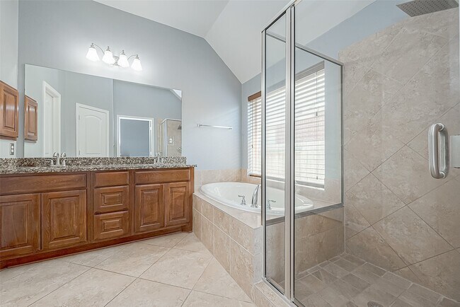 Building Photo - 6015 Hewes Point Ln