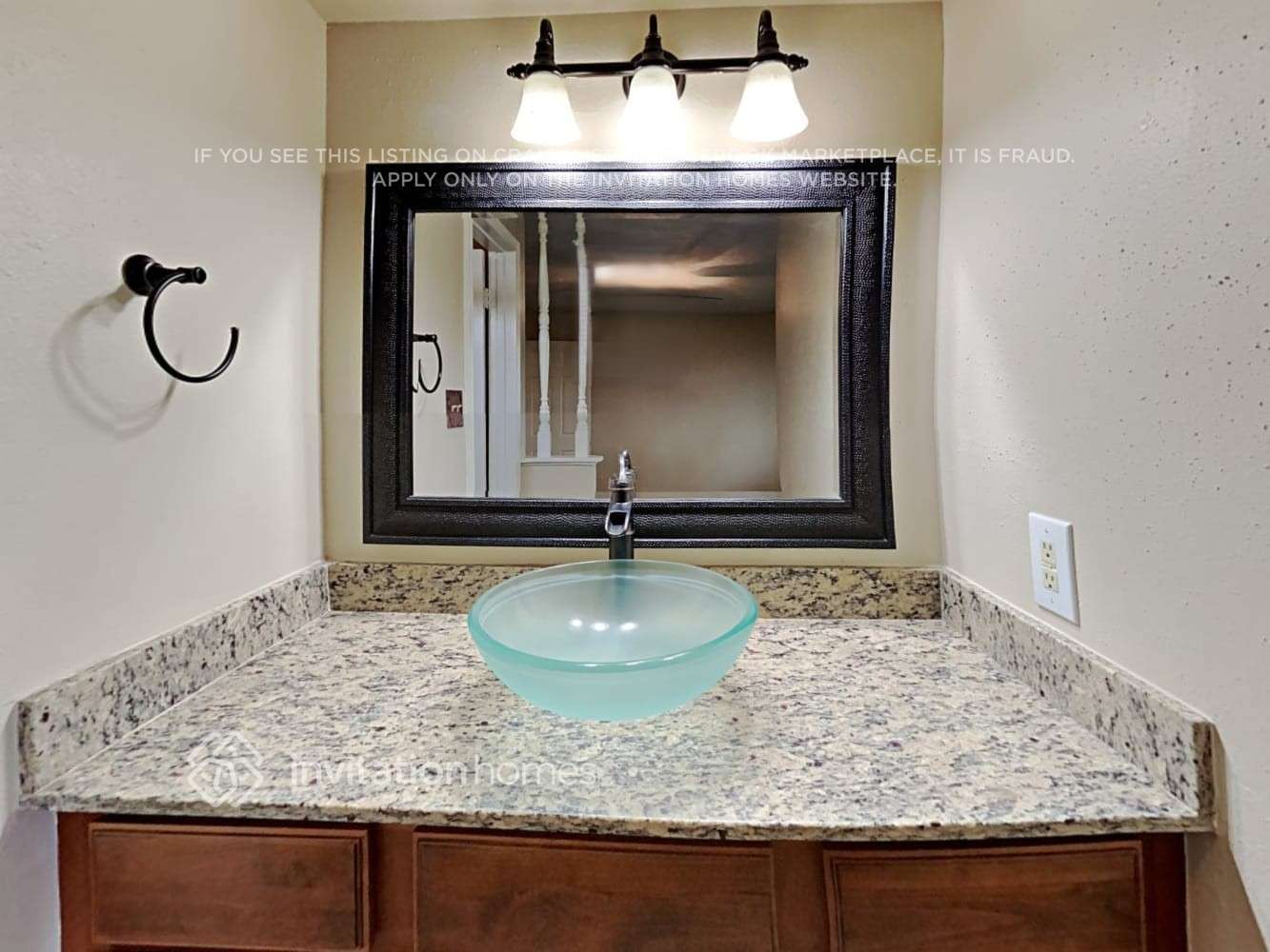 Building Photo - 1824 Meadow Creek Dr