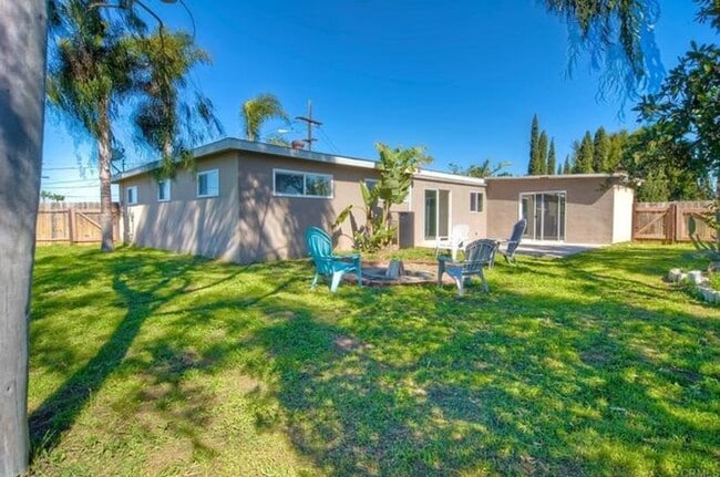 Building Photo - Spacious 5-Bedroom Home on Quiet Cul-de-Sa...