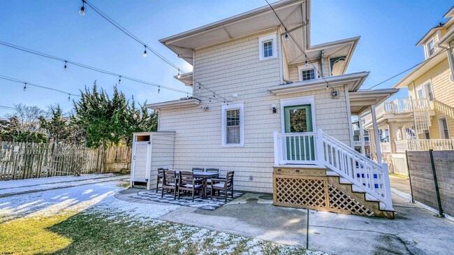 Building Photo - 17 S Derby Ave