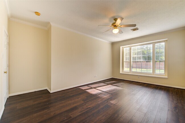 Building Photo - 1807 Garden Terrace Dr