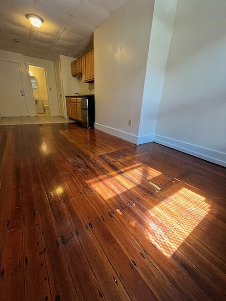 Building Photo - 478 Beacon St