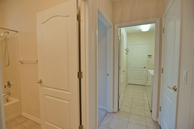 Building Photo - Annual Unfurnished Villa, 2 Bedrooms, 2 Ba...