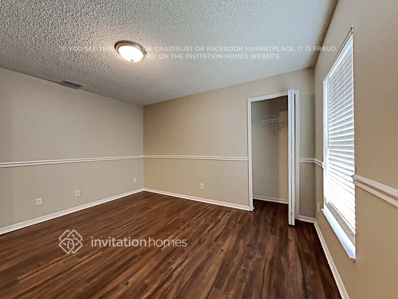 Building Photo - 4870 Manchester Dr