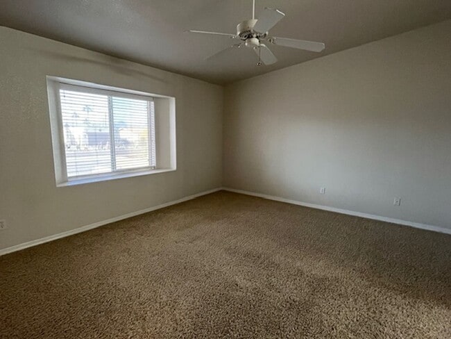 Building Photo - 3 Bedroom - 2 Bath Home
