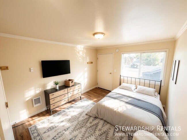 Building Photo - 1827 Harris St