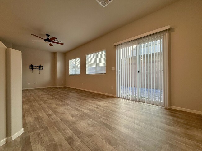 Building Photo - Northwest/ Aliante Area - Newer Townhome 3BD, PRIVATE YARD, ATTACHED GARAGE, ACROSS FROM POOL