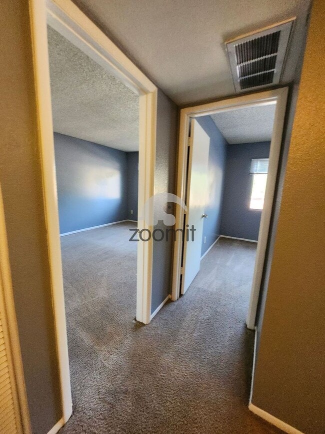Building Photo - 4264 N 68th Dr