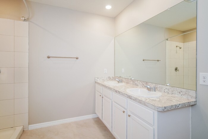 Building Photo - 1064 Cambridge Dr