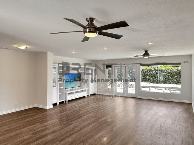 Building Photo - 938 W Berkeley Ct