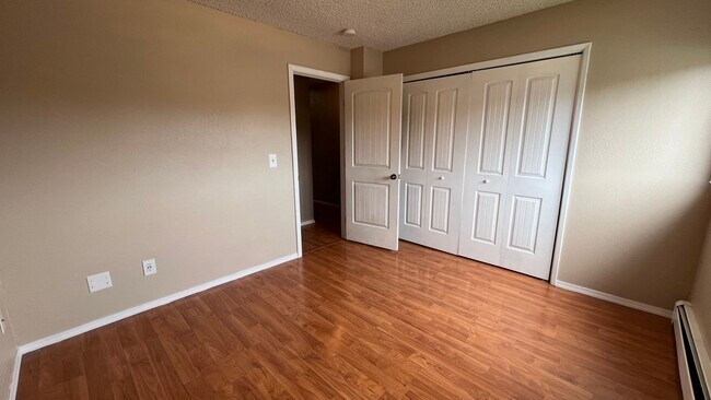 Building Photo - 403/405 Camelot Drive
