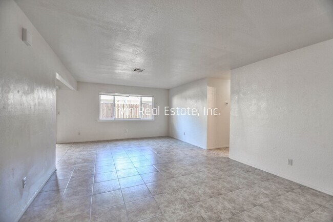 Building Photo - 3818 Otto Dr