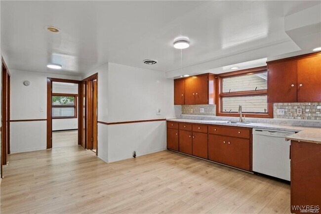 Building Photo - 15 Haller Ave
