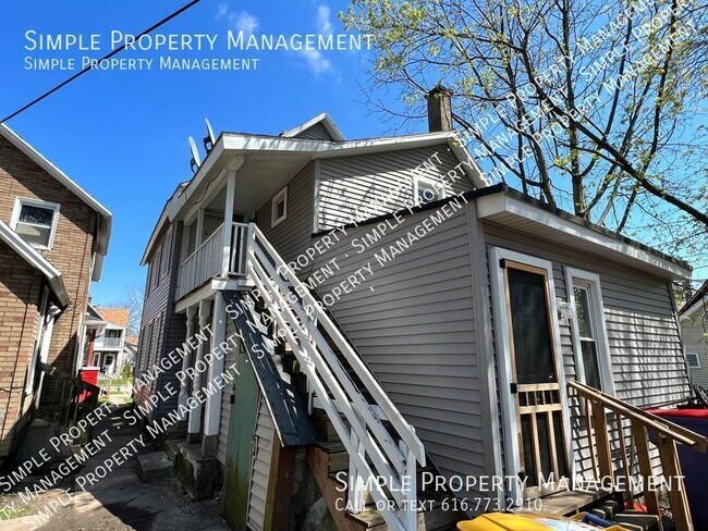 Building Photo - 1317 Hamilton Ave NW