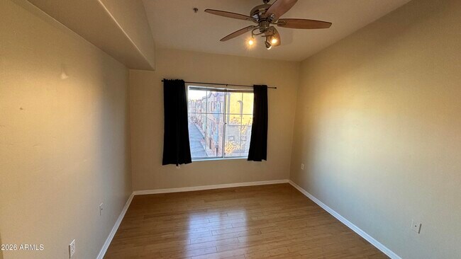 Building Photo - 1920 E Bell Rd