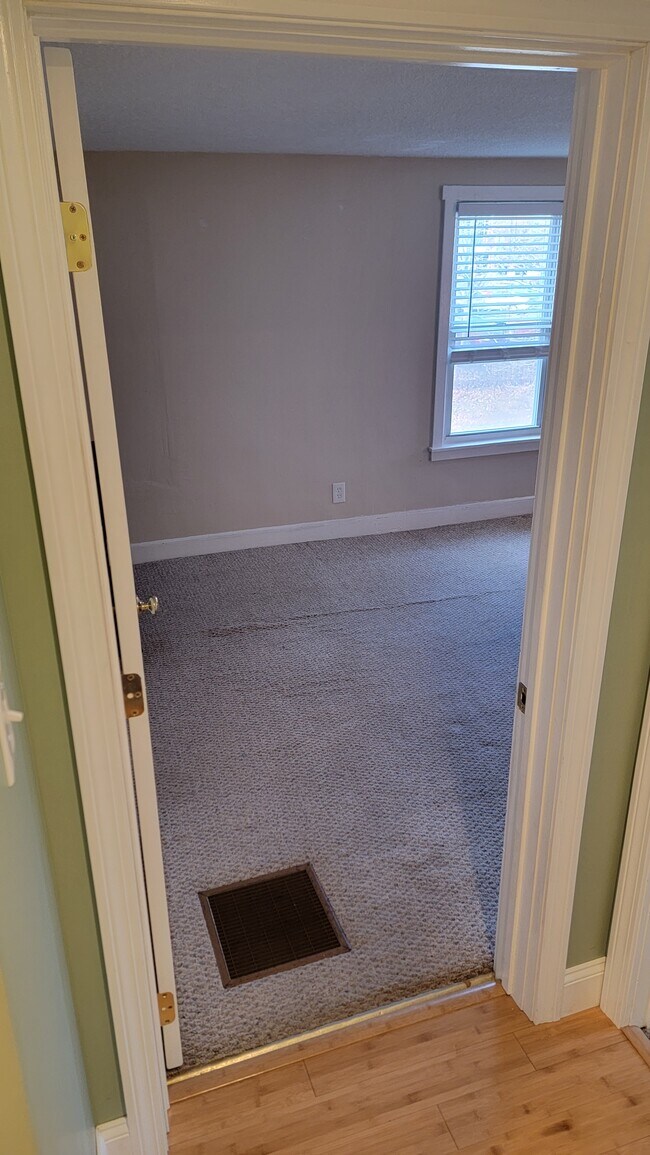 Building Photo - 115 Paul Manafort Dr