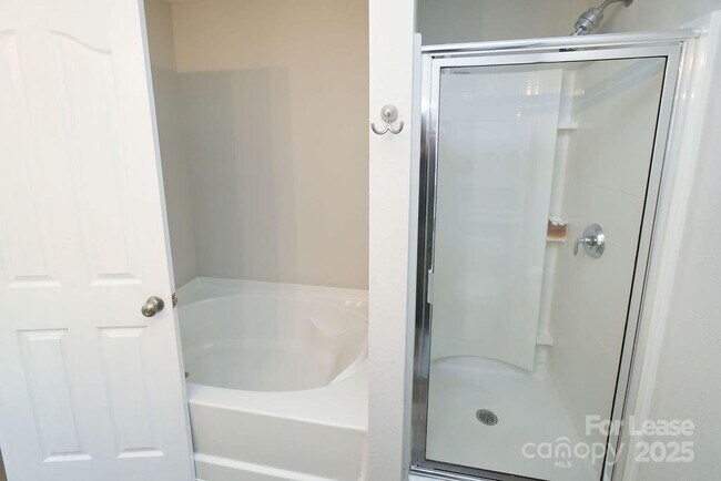 Building Photo - 3130 Osceola Lane