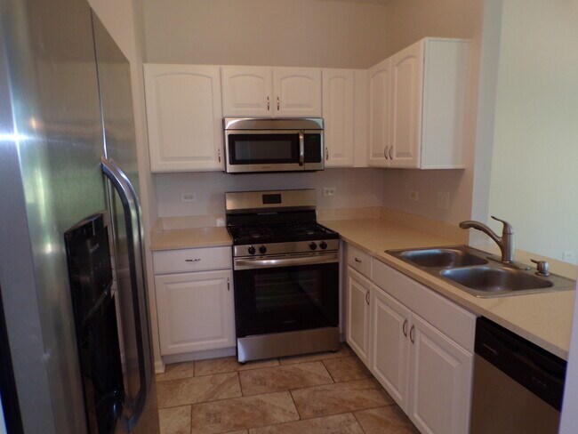Building Photo - 1045 Carrick Ln