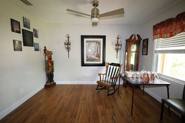 Building Photo - 3874 Camellia Dr