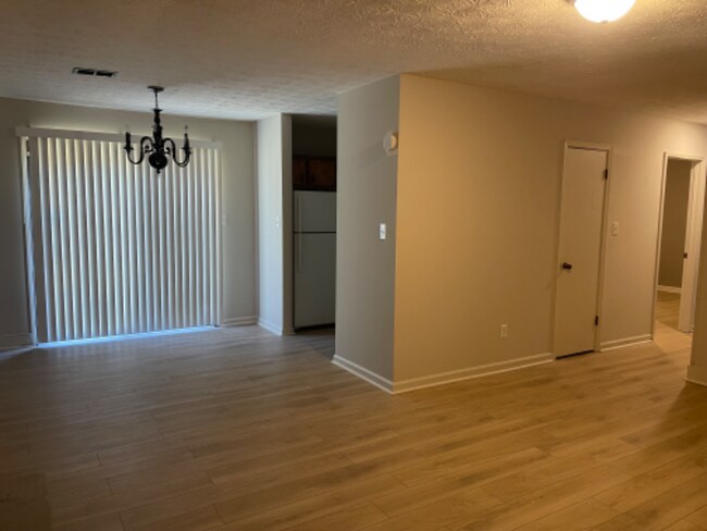 Building Photo - 475 Rustwood Dr